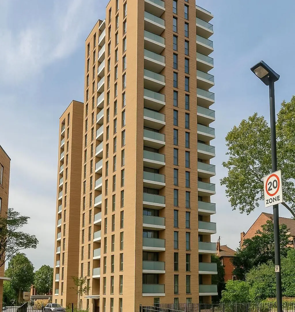 Modern Flat In Bromley By Bow Apartment London 0*,