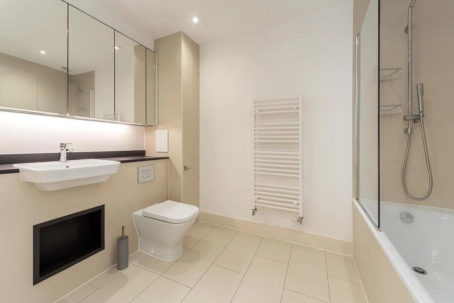 Modern Flat In Bromley By Bow Apartment London
